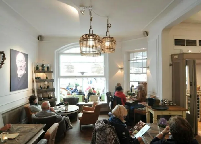 Gaestehaus Cafe Orth 4 * Вестерланд