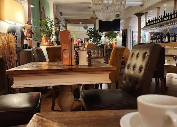 Апартаменты Gaestehaus Cafe Orth 4